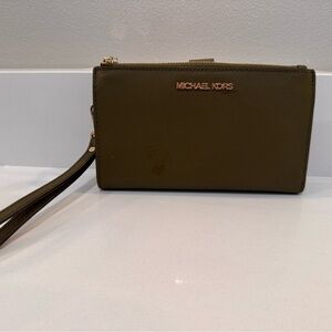 Michael Kors Jet Set Travel Large Smartphone Wristlet